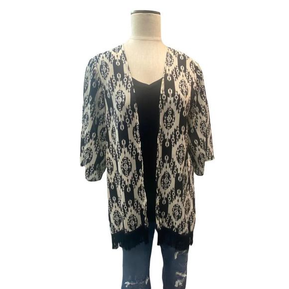 Studio Y Black and White Open Front Cardigan with Fringe - Picture 4 of 7